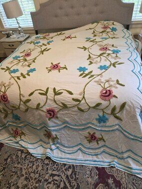 VTG Chenille Floral Bedspread Queen White Pink Blue Green 116x119 Inches